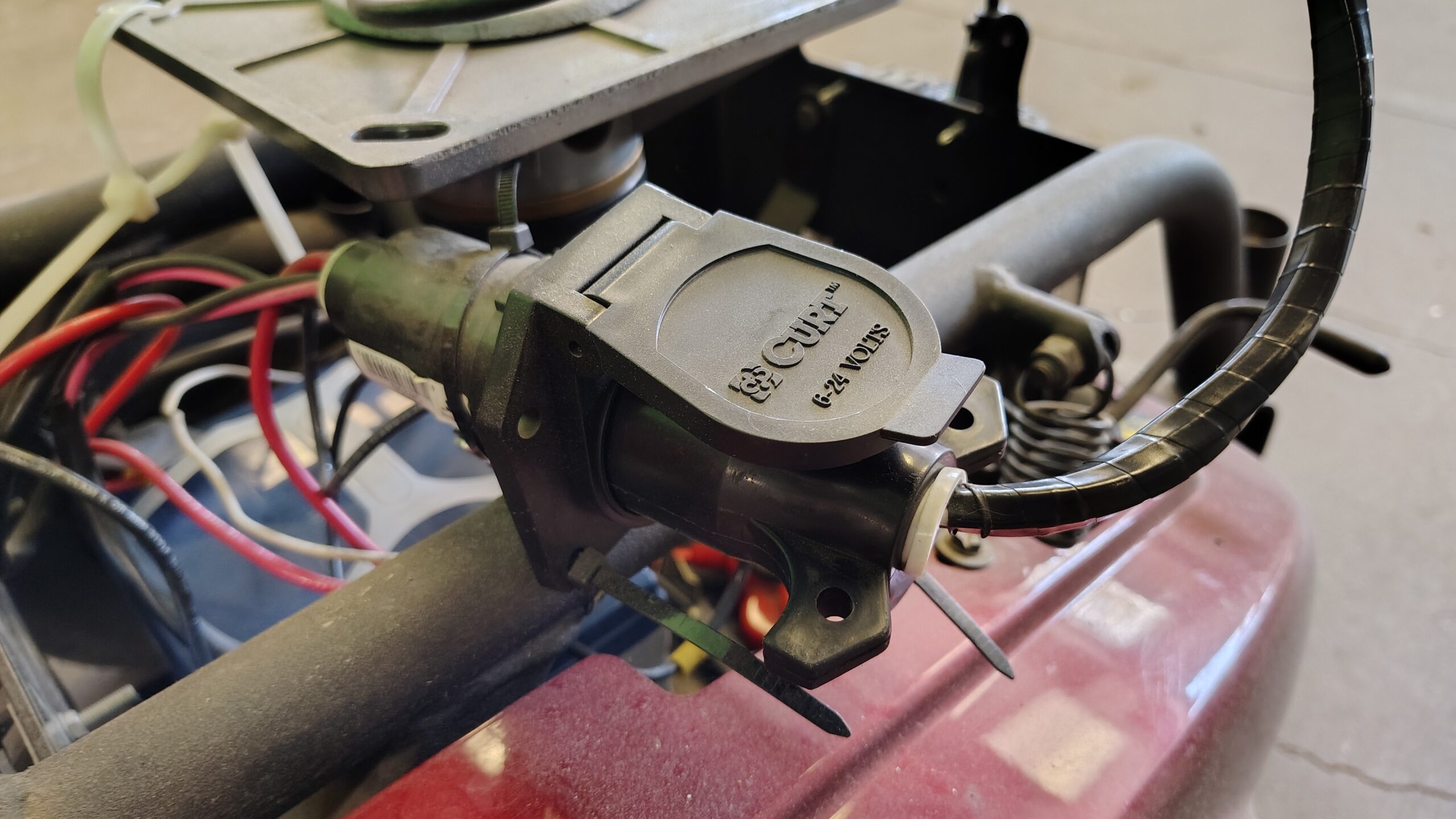 Main power connector